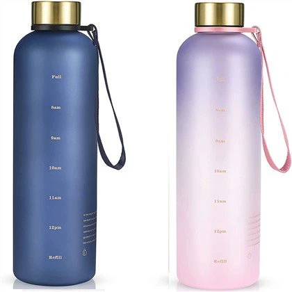 Botella de agua potable deportiva de plástico